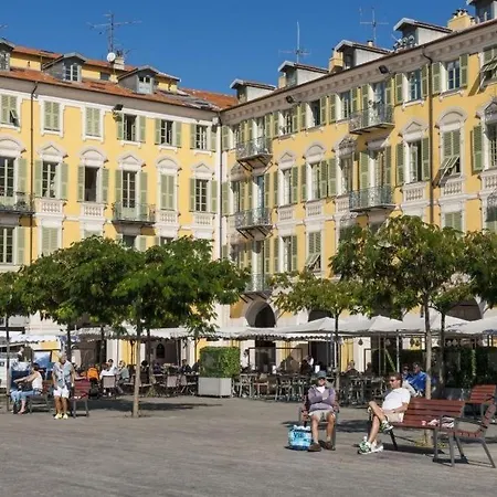 Vieux - 2 Pieces Et Promenade Des